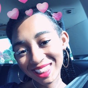 Meet your Posher, Kayla